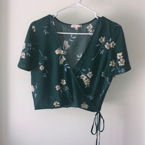 PacSun - Lottie Moss crop top